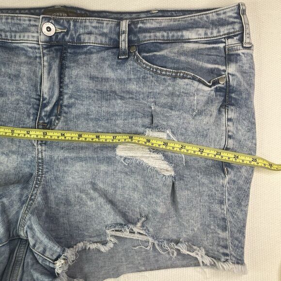 Torrid Blue Denim Jean Shorts Women’s Plus Size 26 Raw Hem Distressed Summer - Picture 6 of 12